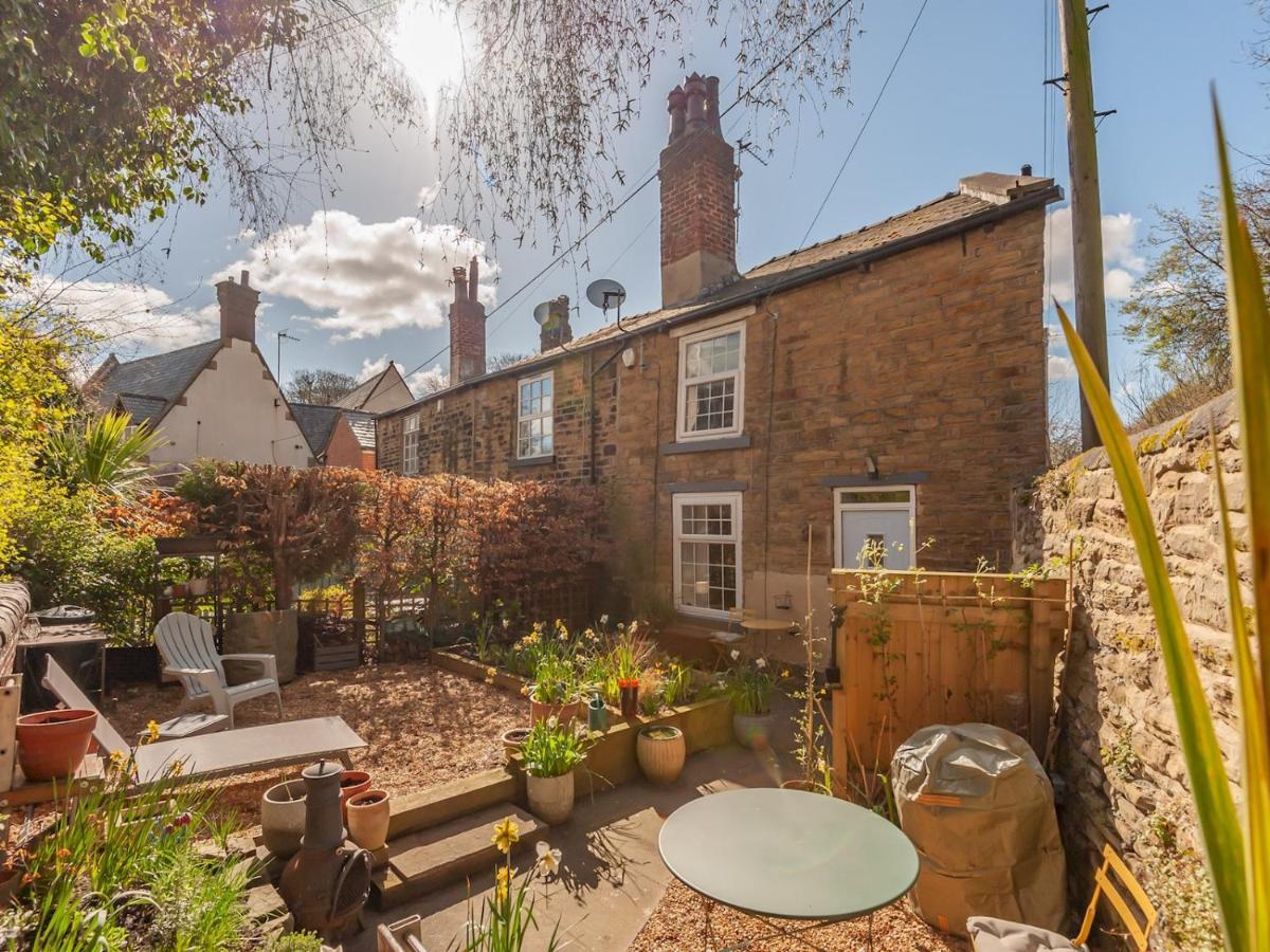 Pass The Keys Wonky Cottage With Amazing Garden Leeds  Exterior foto